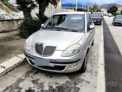 Usata Lancia Ypsilon 69 CV (50 kW) 2006 Grigio Utilitaria
