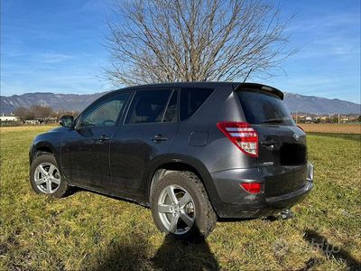Nero Usata 2011 Toyota RAV4 SUV | 11.500 € (Molto cara)