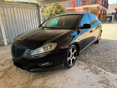 Usata Lancia Delta 120 CV (88 kW) 2011 Nero Utilitaria