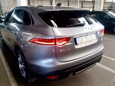 Usata Jaguar F-Pace Portfolio 241 CV (177 kW) 2020 Grigio SUV