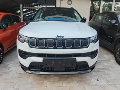 Käytetty Jeep Compass 131 HP (96 kW) 2024 Valkoinen Katumaasturi