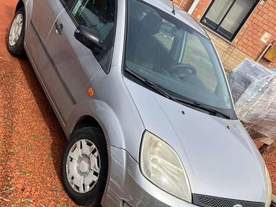 Usata Ford Fiesta Ambiente 75 CV (55 kW) 2005 Argento Utilitaria