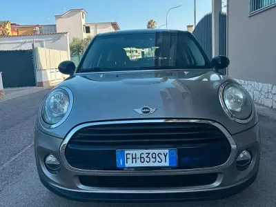 Usata Mini Cooper D Hype 116 CV (85 kW) 2017 Grigio Utilitaria