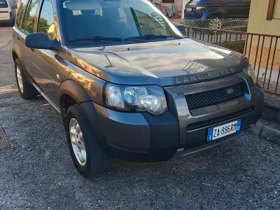 Usata Land Rover Freelander 111 CV (81 kW) 2004 Grigio SUV
