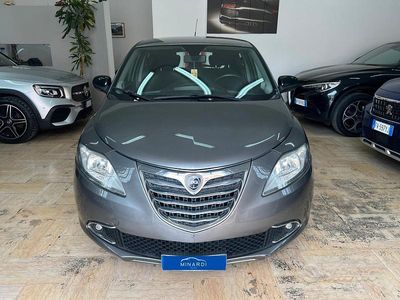 Usata Lancia Ypsilon Platinum 69 CV (50 kW) 2015 Grigio Utilitaria