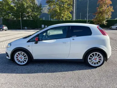 Usata Abarth Grande Punto 155 CV (114 kW) 2008 Bianco Utilitaria