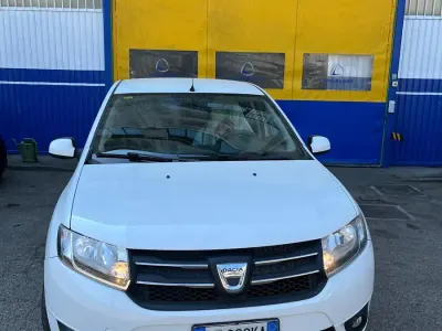 Usata Dacia Sandero Ambiance 72 CV (52 kW) 2015 Bianco Utilitaria