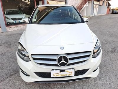 Usata Mercedes B200 Premium 135 CV (99 kW) 2017 Bianco Monovolume