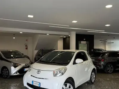 Usata Toyota iQ 68 CV (50 kW) 2010 Bianco Utilitaria