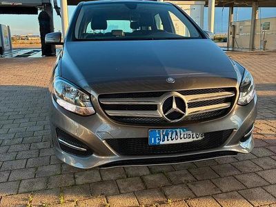 Begagnad Mercedes 180 109 HK (80 kW) 2017 Grå Sedan