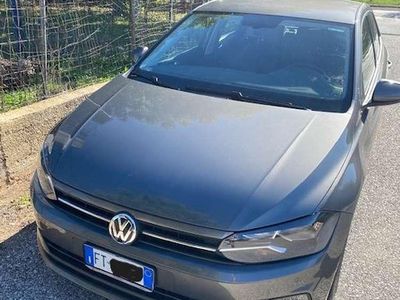 Usata VW Polo Comfortline 95 CV (69 kW) 2018 Grigio Utilitaria