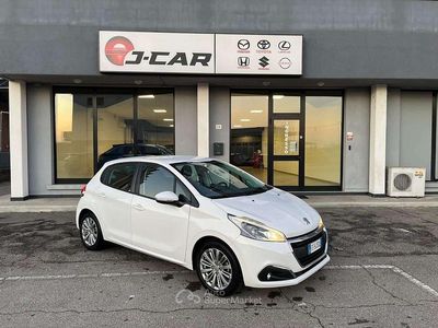 Usata Peugeot 208 Active 82 CV (60 kW) 2016 Bianco Utilitaria