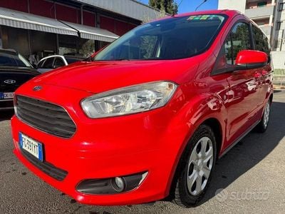 Usata Ford Tourneo Courier 101 CV (74 kW) 2017 Rosso Monovolume