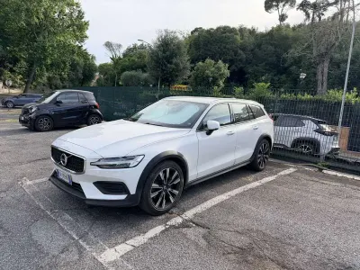 Usata Volvo V60 CC Business Edition 190 CV (139 kW) 2019 Bianco Station wagon