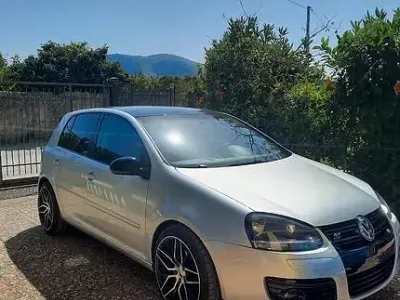 Usata VW Golf VI 140 CV (102 kW) 2008 Grigio Utilitaria