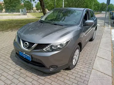 Usata Nissan Qashqai Visia 116 CV (85 kW) 2015 Grigio SUV