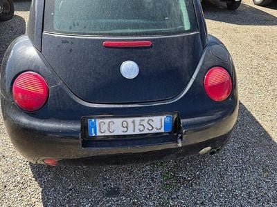 Usata VW New Beetle 101 CV (74 kW) 2004 Nero Utilitaria