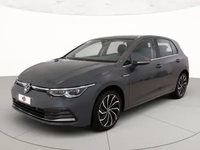Usata VW Golf VIII Style 150 CV (110 kW) 2023 Dolphin grey metallizzato Berlina