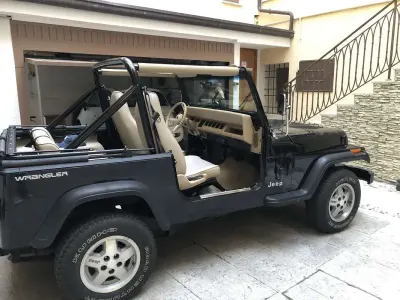 Usado Jeep Wrangler Laredo 121 HP (88 kW) 1991 SUV