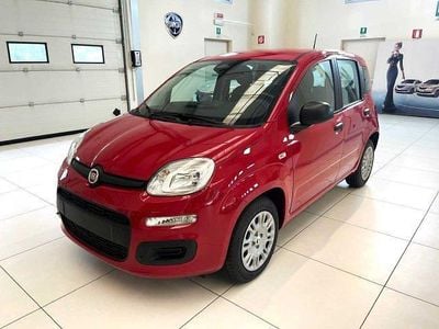 Nuova Fiat Panda Icon 2025 Rosso Utilitaria