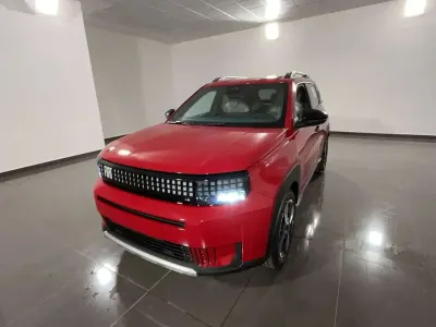 Nuova Fiat Grande Panda La Prima 101 CV (74 kW) 2026 Rosso Utilitaria