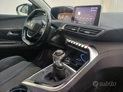 Usata Peugeot 3008 Allure 120 CV (88 kW) 2018 Bianco SUV