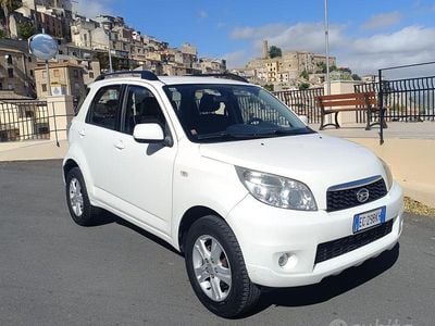 Usata Daihatsu Terios 105 CV (77 kW) 2010 Bianco SUV