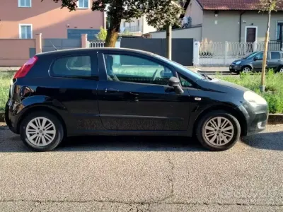Usata Fiat Grande Punto 77 CV (56 kW) 2009 Nero Utilitaria