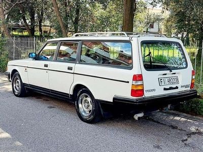 Usata Volvo Polar 109 CV (80 kW) 1990 Bianco Station wagon