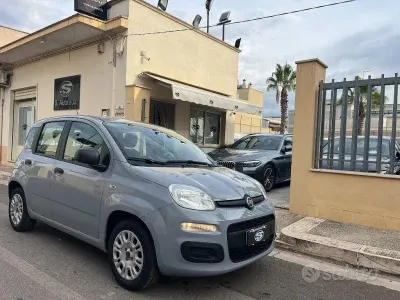 Usata Fiat Panda 69 CV (50 kW) 2022 Grigio scuro Utilitaria