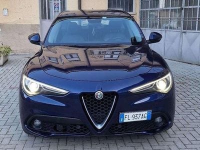 Usata Alfa Romeo Stelvio Executive 209 CV (153 kW) 2017 Blu/azzurro SUV