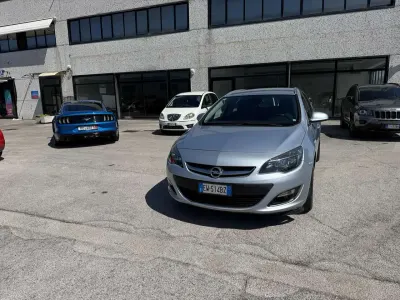 Usata Opel Astra Cosmo 110 CV (80 kW) 2014 Other Station wagon