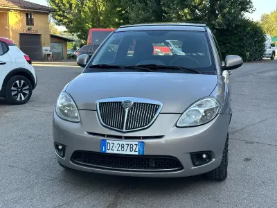 Usata Lancia Ypsilon 75 CV (55 kW) 2009 Grigio Utilitaria