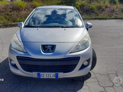 usata Peugeot 207 unico proprietario