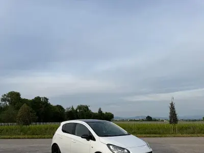 Usata Opel Corsa Cosmo 75 CV (55 kW) 2016 Bianco Utilitaria