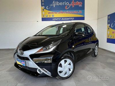 Usata Toyota Aygo X-play 69 CV (50 kW) 2018 Nero Utilitaria