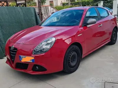 Usata Alfa Romeo Giulietta Veloce 109 CV (80 kW) 2013 Rosso Utilitaria