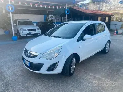 Usata Opel Corsa 85 CV (62 kW) 2013 Bianco Utilitaria