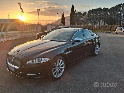 Usata Jaguar XJ 275 CV (202 kW) 2012 Nero Berlina
