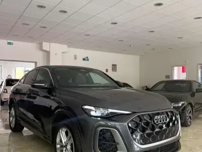 Nuova Audi Q5 S-Line 204 CV (150 kW) 2025 Grigio SUV