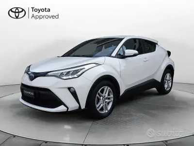 Usata Toyota C-HR Active 122 CV (89 kW) 2023 Bianco SUV