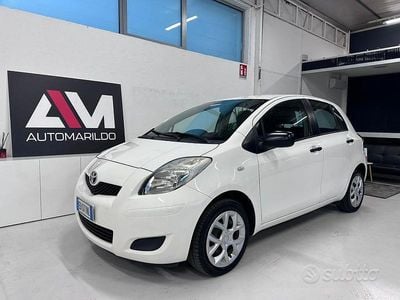 Usata Toyota Yaris 69 CV (50 kW) 2010 Bianco Utilitaria
