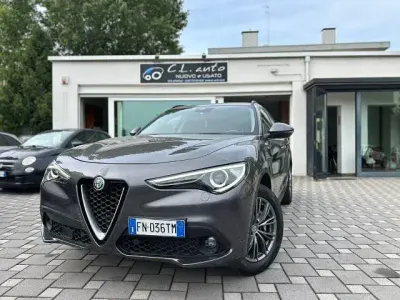 Usata Alfa Romeo Stelvio Executive 210 CV (154 kW) 2018 Grigio scuro SUV