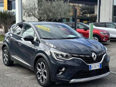 Gebraucht Renault Captur Intens 92 PS (67 kW) 2021 Grau SUV