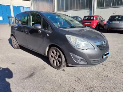 Usata Opel Meriva 120 CV (88 kW) 2012 Grigio Monovolume