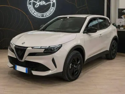 Usata Alfa Romeo GT Junior 136 CV (100 kW) 2025 Stone SUV