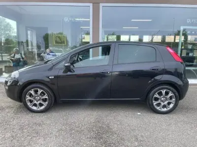 Usata Fiat Punto Street 69 CV (50 kW) 2018 Nero Utilitaria