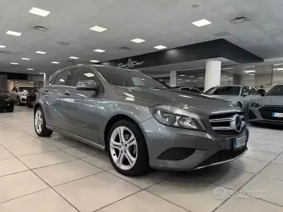 Usata Mercedes A180 109 CV (80 kW) 2013 Grigio Berlina