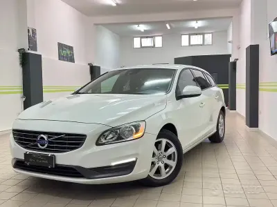 Usata Volvo V60 Kinetic 115 CV (84 kW) 2014 Grigio Station wagon