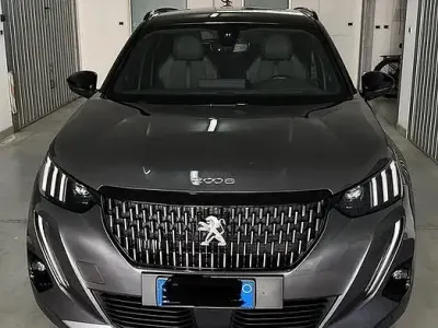 Begagnad Peugeot 2008 GT 110 HK (80 kW) 2022 Grå SUV